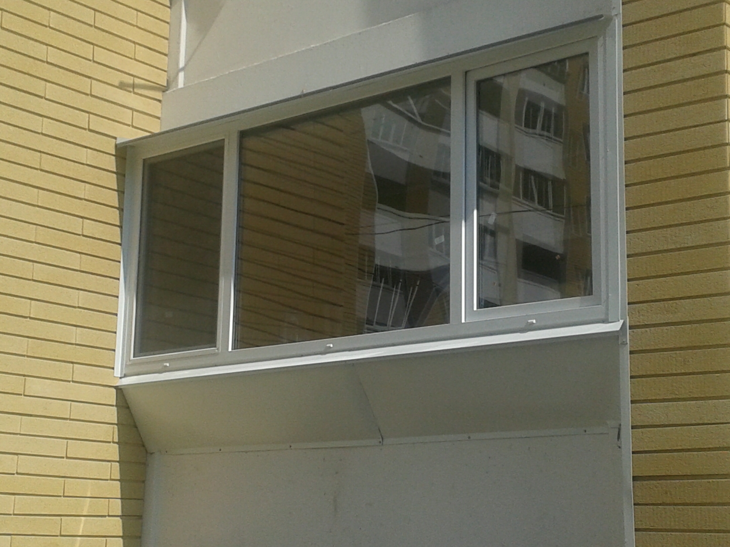 Коли потрібен винос балкона