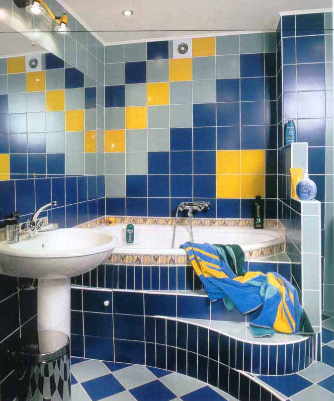 Січень 9, 2014 року - No Comments   Керамічна плитка у ванній кімнаті   Перед укладанням плитки рекомендується визначитися з розміром плитки